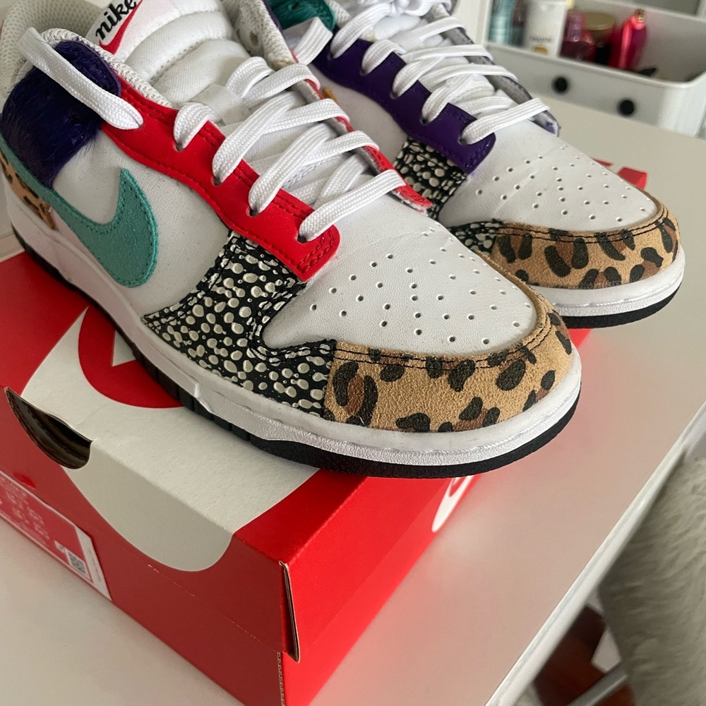 Brand New woman nike